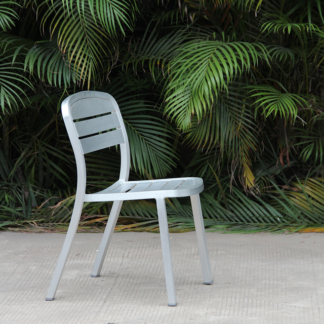 China iron Outdoor Chair with white legs manufacturers, iron Outdoor